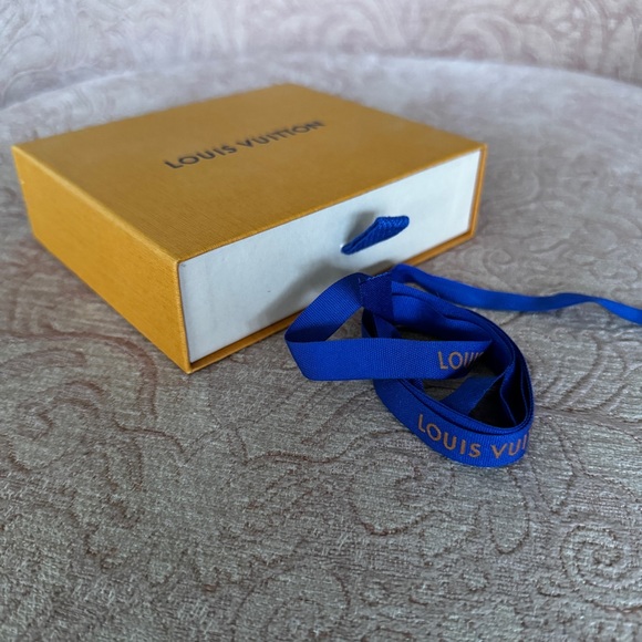 Louis Vuitton Gift Box and Receipt Holder Set with Ribbons - Picture 12 of 14